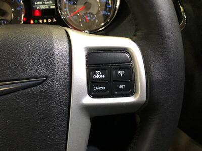 2016 Chrysler Town & Country Touring - Photo 12 - Saint Louis, MI 48880-9800