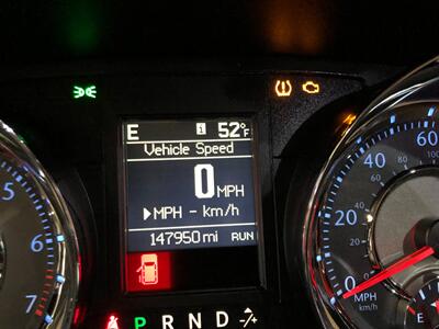 2016 Chrysler Town & Country Touring - Photo 10 - Saint Louis, MI 48880-9800