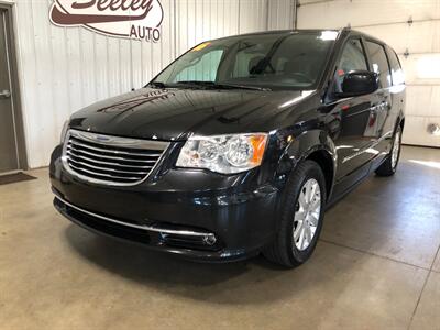 2016 Chrysler Town & Country Touring - Photo 2 - Saint Louis, MI 48880-9800