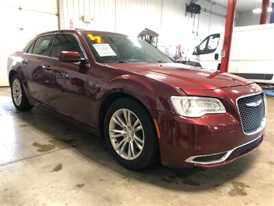 2017 Chrysler 300 Limited - Photo 5 - Saint Louis, MI 48880-9800