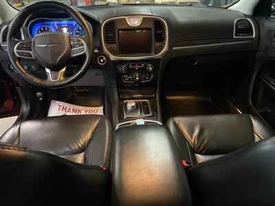 2017 Chrysler 300 Limited - Photo 8 - Saint Louis, MI 48880-9800