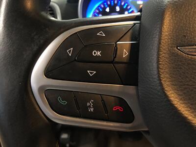 2017 Chrysler 300 Limited - Photo 10 - Saint Louis, MI 48880-9800