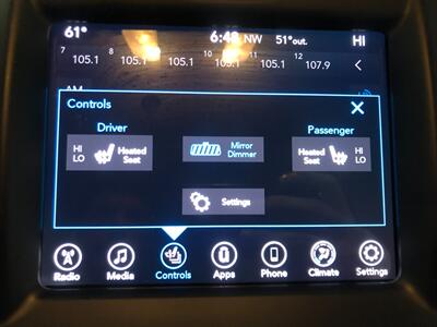 2017 Chrysler 300 Limited - Photo 15 - Saint Louis, MI 48880-9800