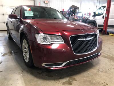 2017 Chrysler 300 Limited - Photo 4 - Saint Louis, MI 48880-9800