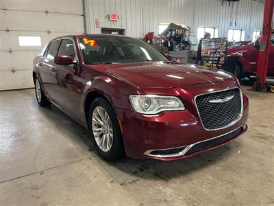 2017 Chrysler 300 Limited - Photo 4 - Saint Louis, MI 48880-9800