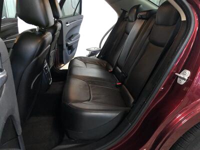 2017 Chrysler 300 Limited - Photo 17 - Saint Louis, MI 48880-9800
