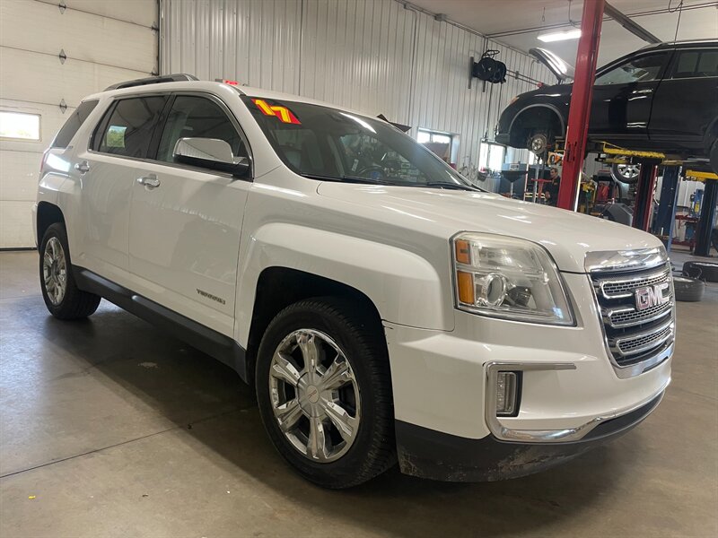 2017 GMC Terrain SLT - Photo 4 - Saint Louis, MI 48880-9800