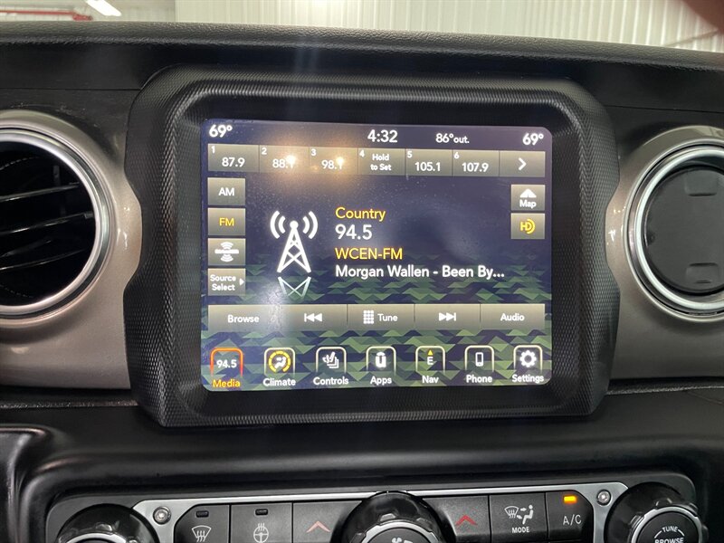 2020 Jeep Gladiator Overland - Photo 13 - Saint Louis, MI 48880-9800