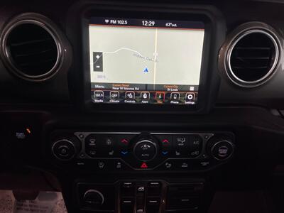 2020 Jeep Gladiator Overland   - Photo 12 - Saint Louis, MI 48880-9800