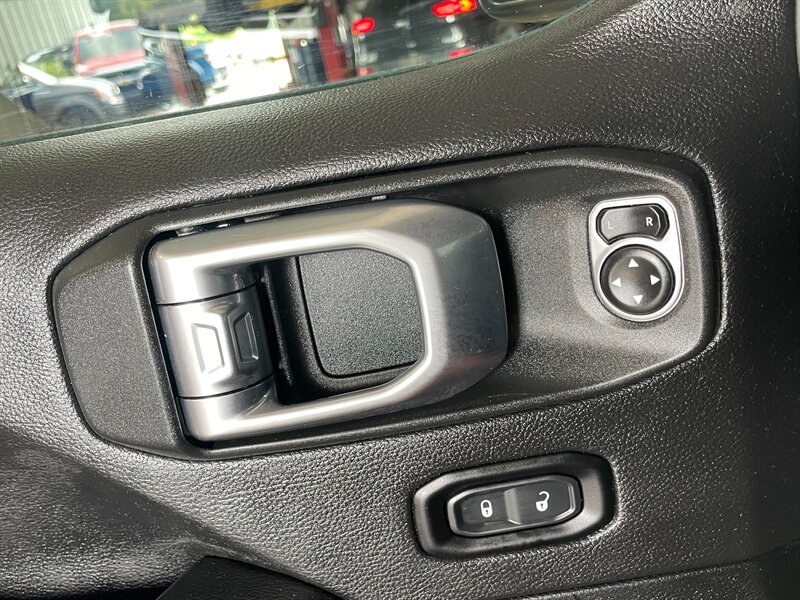 2020 Jeep Gladiator Overland - Photo 21 - Saint Louis, MI 48880-9800