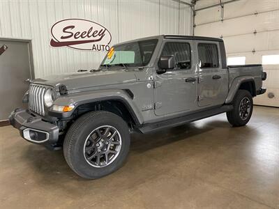 2020 Jeep Gladiator Overland   - Photo 2 - Saint Louis, MI 48880-9800