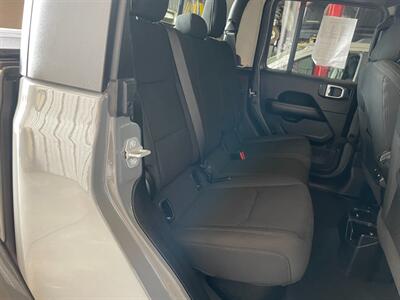 2020 Jeep Gladiator Overland - Photo 26 - Saint Louis, MI 48880-9800