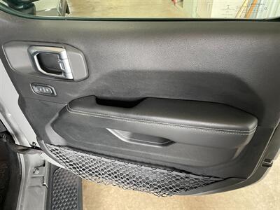 2020 Jeep Gladiator Overland   - Photo 20 - Saint Louis, MI 48880-9800