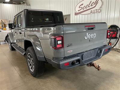 2020 Jeep Gladiator Overland   - Photo 4 - Saint Louis, MI 48880-9800