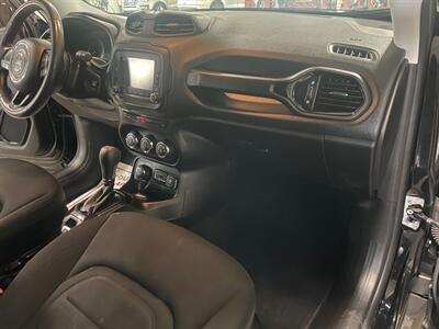 2017 Jeep Renegade Altitude   - Photo 19 - Saint Louis, MI 48880-9800