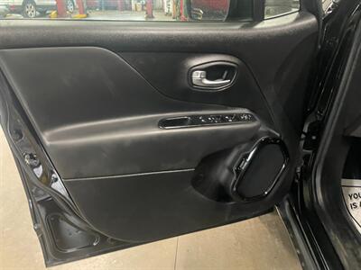 2017 Jeep Renegade Altitude   - Photo 21 - Saint Louis, MI 48880-9800