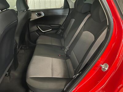 2022 Kia Soul LX   - Photo 14 - Saint Louis, MI 48880-9800