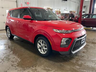 2022 Kia Soul LX   - Photo 3 - Saint Louis, MI 48880-9800