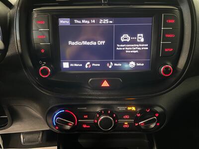 2022 Kia Soul LX   - Photo 12 - Saint Louis, MI 48880-9800