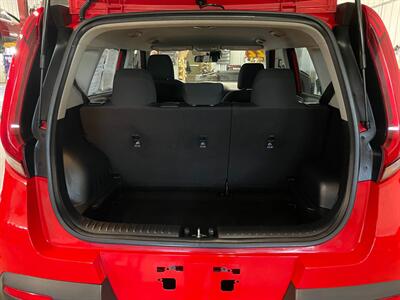 2022 Kia Soul LX   - Photo 21 - Saint Louis, MI 48880-9800