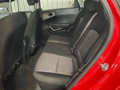 2022 Kia Soul LX   - Photo 15 - Saint Louis, MI 48880-9800