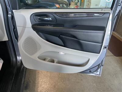 2020 Dodge Grand Caravan SE - Photo 18 - Saint Louis, MI 48880-9800