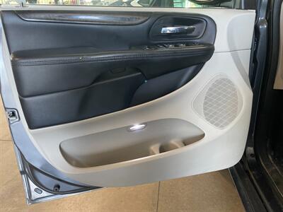 2020 Dodge Grand Caravan SE - Photo 19 - Saint Louis, MI 48880-9800