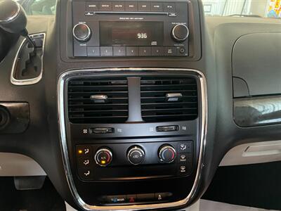 2020 Dodge Grand Caravan SE - Photo 12 - Saint Louis, MI 48880-9800
