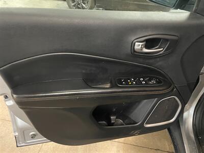 2019 Jeep Compass Limited   - Photo 17 - Saint Louis, MI 48880-9800