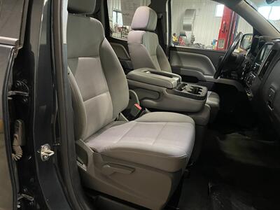 2017 Chevrolet Silverado 1500 LT   - Photo 17 - Saint Louis, MI 48880-9800