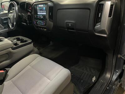 2017 Chevrolet Silverado 1500 LT   - Photo 19 - Saint Louis, MI 48880-9800