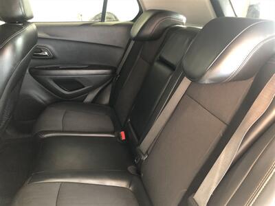 2019 Chevrolet Trax LT   - Photo 16 - Saint Louis, MI 48880-9800