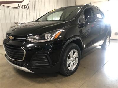 2019 Chevrolet Trax LT   - Photo 2 - Saint Louis, MI 48880-9800