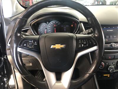 2019 Chevrolet Trax LT   - Photo 7 - Saint Louis, MI 48880-9800