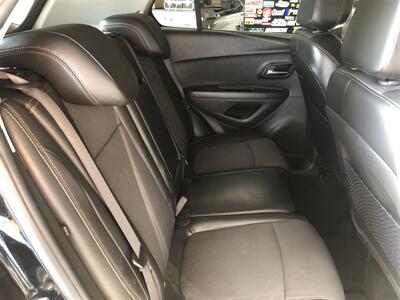 2019 Chevrolet Trax LT   - Photo 14 - Saint Louis, MI 48880-9800