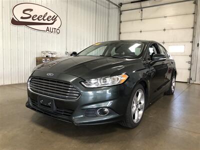 2016 Ford Fusion SE   - Photo 2 - Saint Louis, MI 48880-9800