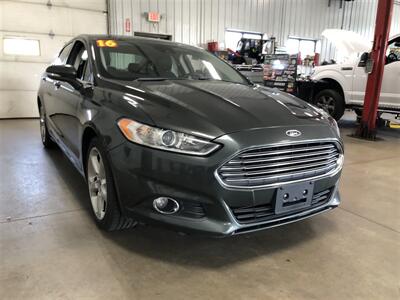 2016 Ford Fusion SE   - Photo 4 - Saint Louis, MI 48880-9800