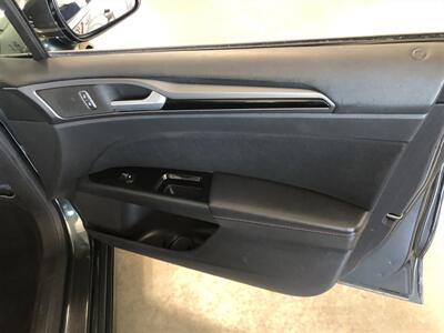 2016 Ford Fusion SE   - Photo 20 - Saint Louis, MI 48880-9800