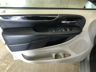 2020 Dodge Grand Caravan SXT   - Photo 21 - Saint Louis, MI 48880-9800