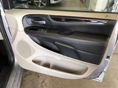 2020 Dodge Grand Caravan SXT   - Photo 22 - Saint Louis, MI 48880-9800