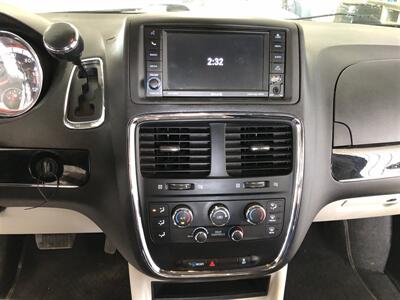2020 Dodge Grand Caravan SXT   - Photo 12 - Saint Louis, MI 48880-9800