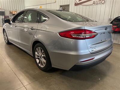 2020 Ford Fusion SE   - Photo 3 - Saint Louis, MI 48880-9800