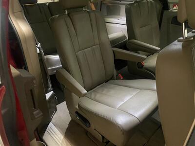 2015 Chrysler Town and Country Touring-L   - Photo 21 - Saint Louis, MI 48880-9800