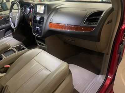 2015 Chrysler Town and Country Touring-L   - Photo 23 - Saint Louis, MI 48880-9800