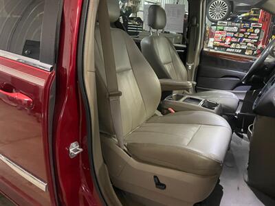 2015 Chrysler Town and Country Touring-L   - Photo 20 - Saint Louis, MI 48880-9800