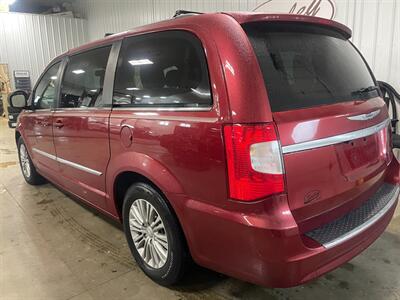 2015 Chrysler Town and Country Touring-L   - Photo 3 - Saint Louis, MI 48880-9800