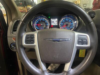 2015 Chrysler Town and Country Touring-L   - Photo 10 - Saint Louis, MI 48880-9800