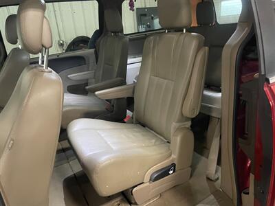 2015 Chrysler Town and Country Touring-L   - Photo 18 - Saint Louis, MI 48880-9800