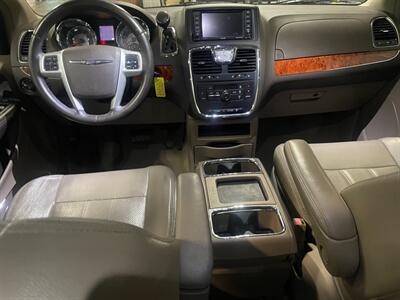 2015 Chrysler Town and Country Touring-L   - Photo 8 - Saint Louis, MI 48880-9800