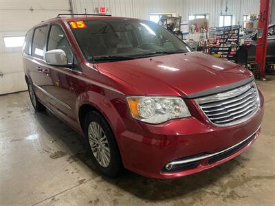 2015 Chrysler Town and Country Touring-L   - Photo 4 - Saint Louis, MI 48880-9800